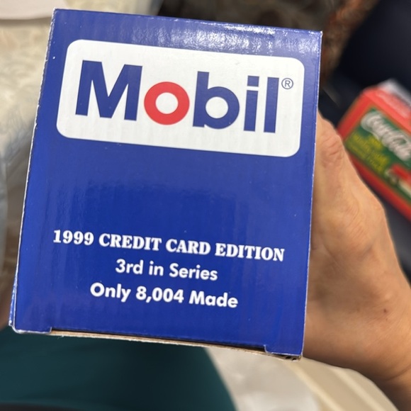 Limited edition, 1999 3rd Series Mobil Toy Tanker Truck - Silver. Mint c… - Picture 3 of 5